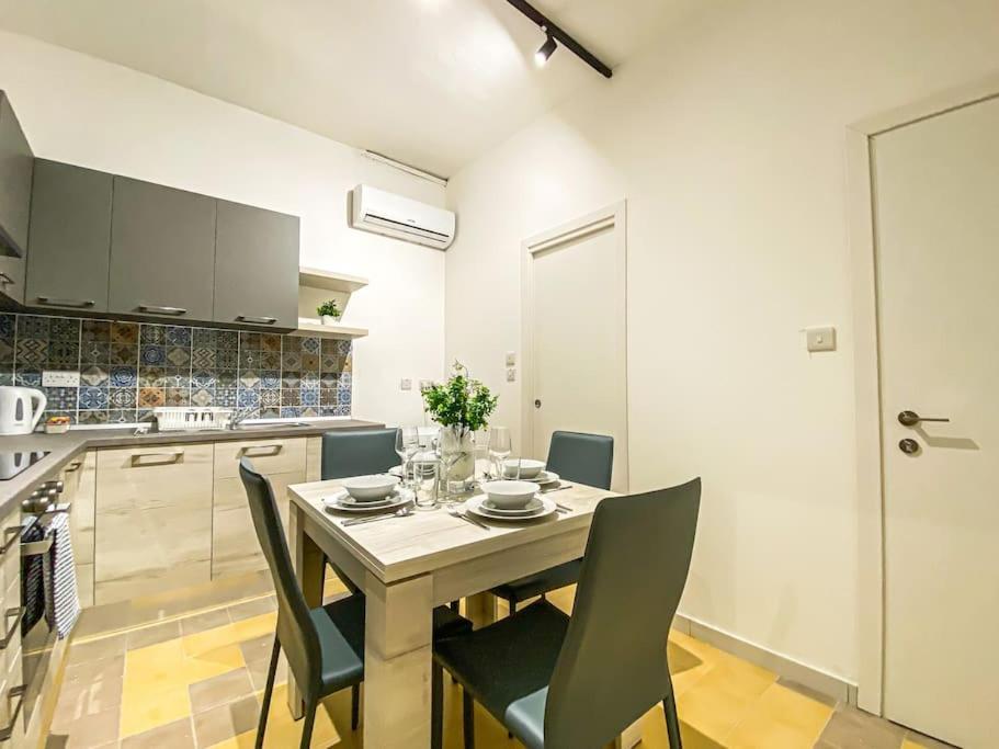 Earthly Escape 7 - Sliema Strand, Gzira Εξωτερικό φωτογραφία